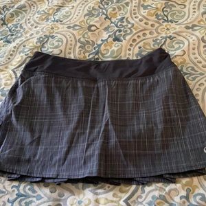 Lululemon athletic skirt. Size 4 regular.